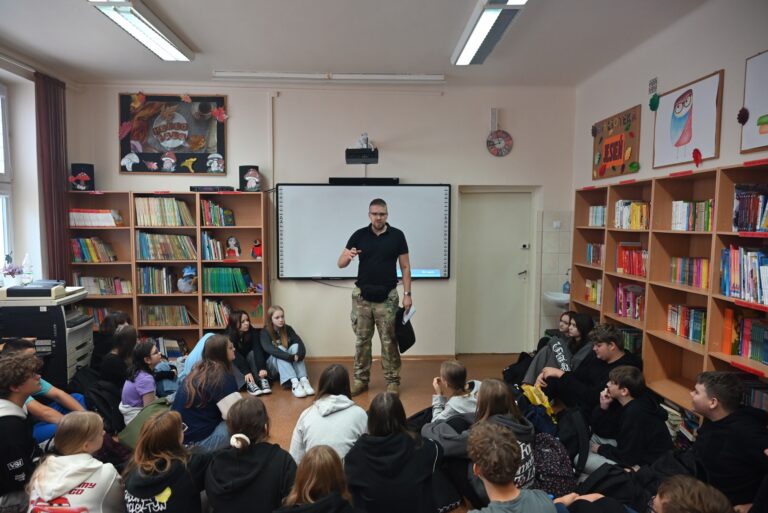 Szkolenie z ramach projektu „Bezpieczni w XXI wieku” dla młodzieży szkolnej