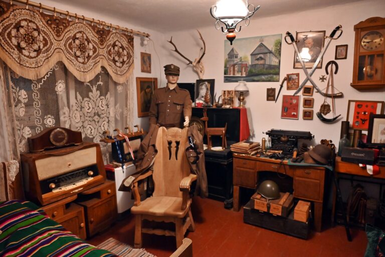 Wystawa „Tradycje wojskowe w regionie radomskim” tym razem u harcerzy