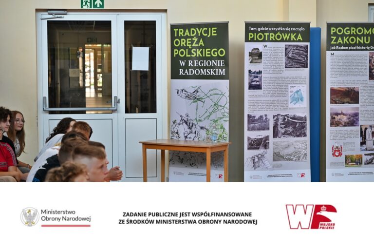 Wystawa „Tradycje wojskowe w regionie radomskim” w Szkole Podstawowej im. Żołnierzy Armii Krajowej 72 Pułku Piechoty w Mniszku