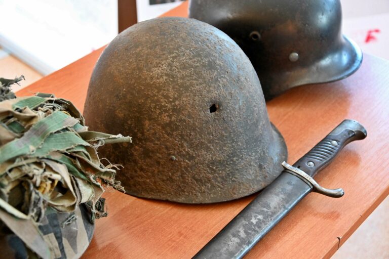 Wystawa o tradycjach wojskowych regionu radomskiego w Modrzejowicach, Dzierzkówku i Chomentów Puszcz