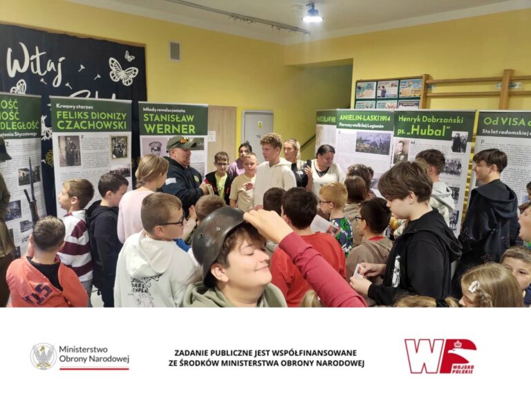 Wystawa o tradycjach wojskowych regionu radomskiego w Modrzejowicach, Dzierzkówku i Chomentów Puszcz